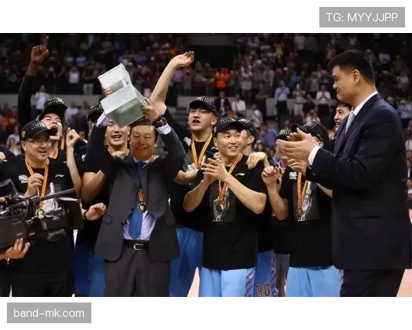 洛卡特利赛季表现抢眼，助球队稳步提升竞争力