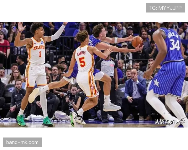 瓦格纳无球跑动制造错位，拉开魔术进攻空间